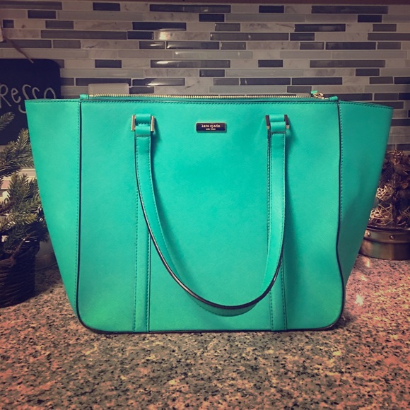 kate spade Handbags - Original Kate Spade Bag. Perfect Spring Color!